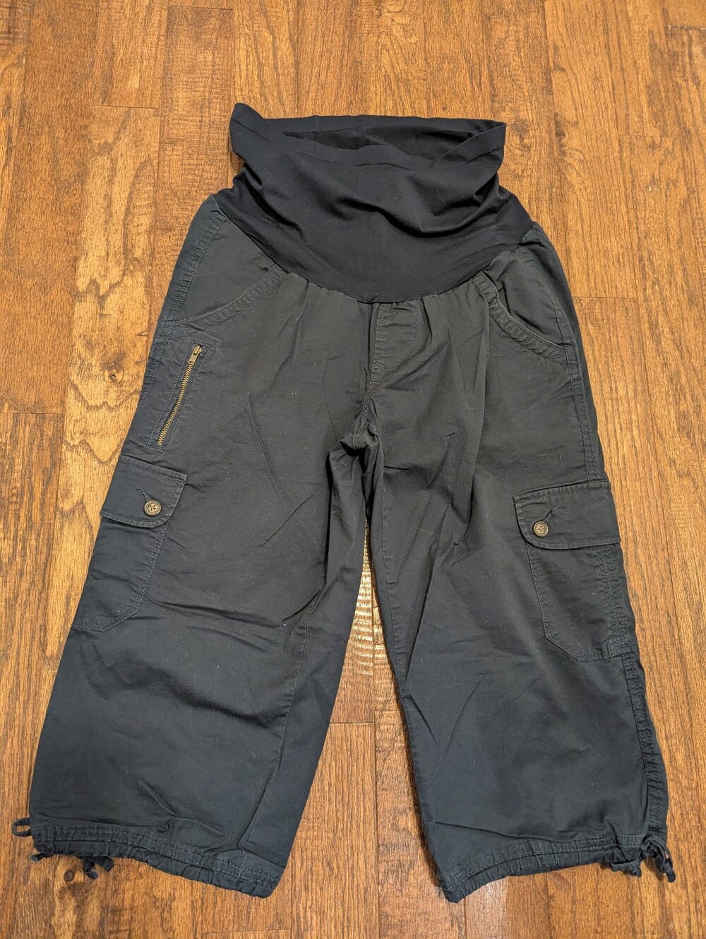 Motherhood Maternity blue cropped Capri pants Size X-SMALL over the belly Sz XS